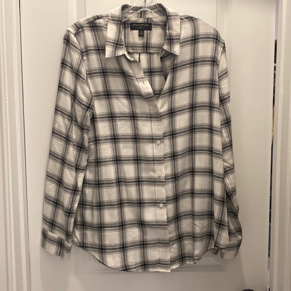 BANANA REPUBLIC Boyfriend Button-Up